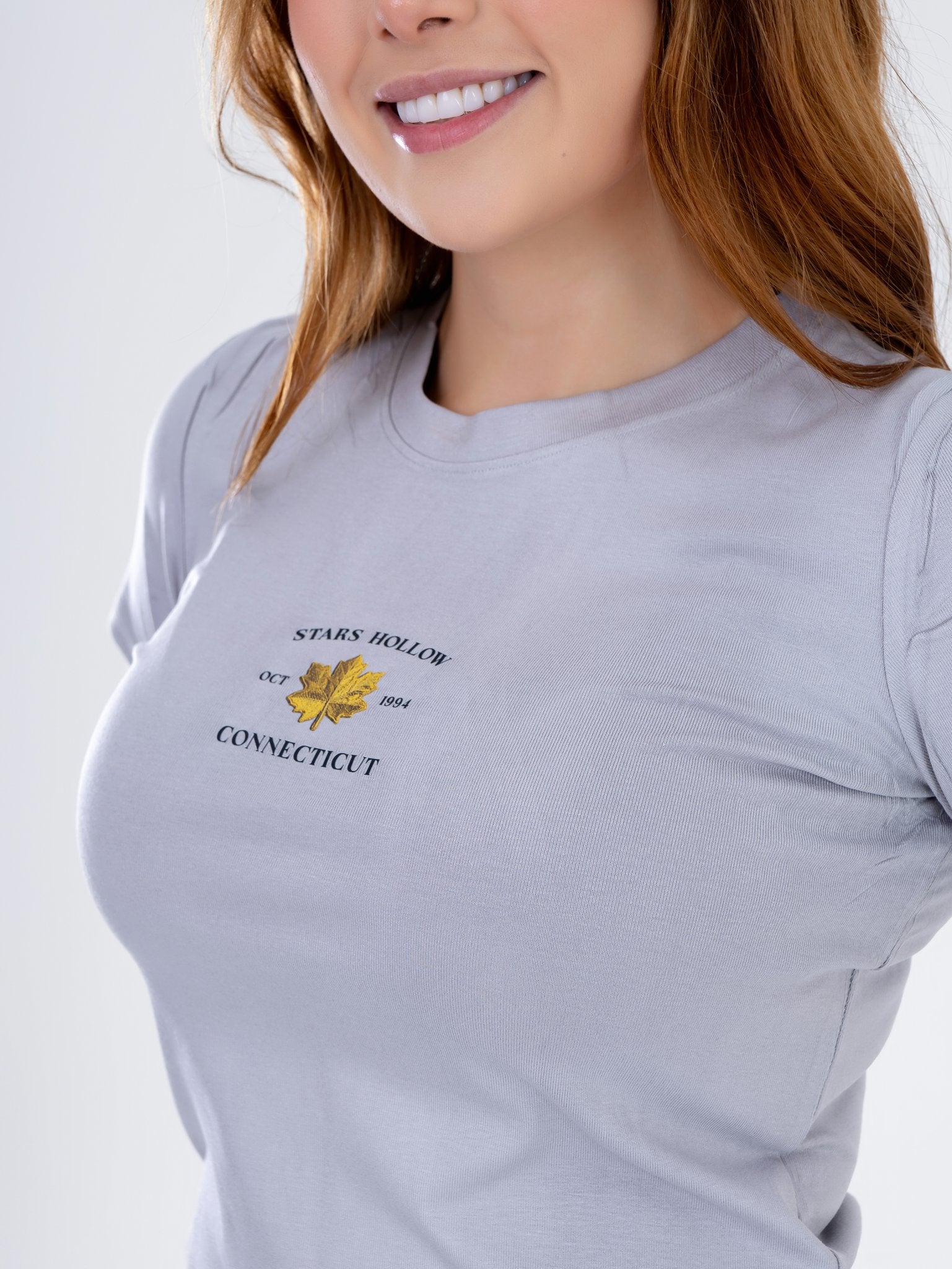 Camiseta Gris con Estampado Stars Hollow