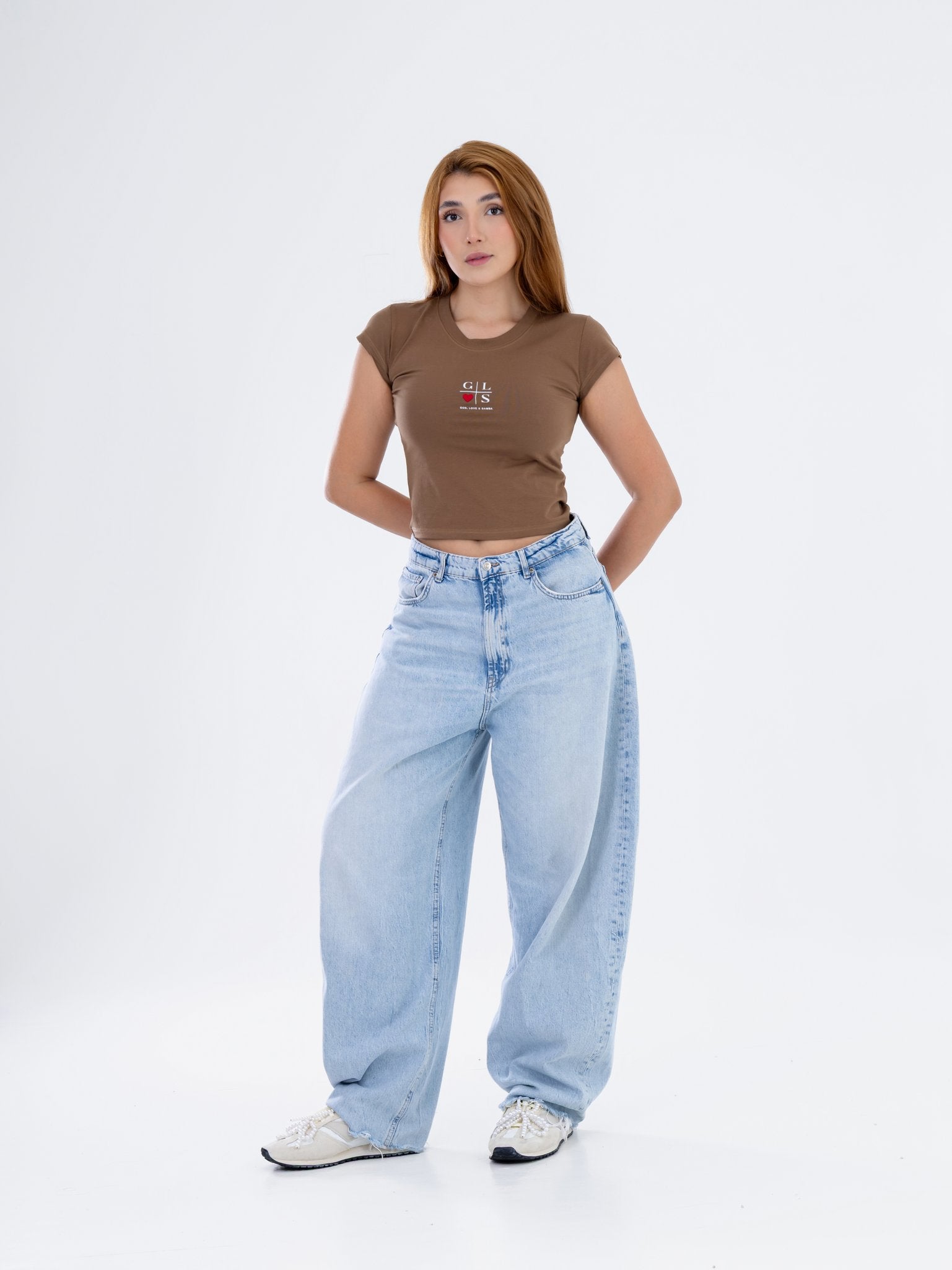 Camiseta Crop Café con Estampado