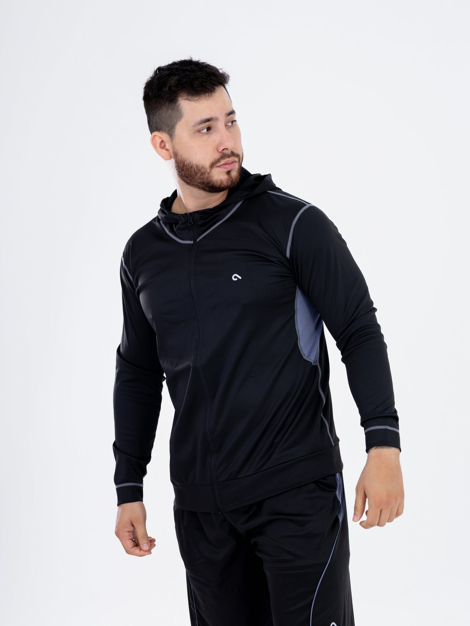 Chaqueta con Capucha y Cierre Negra