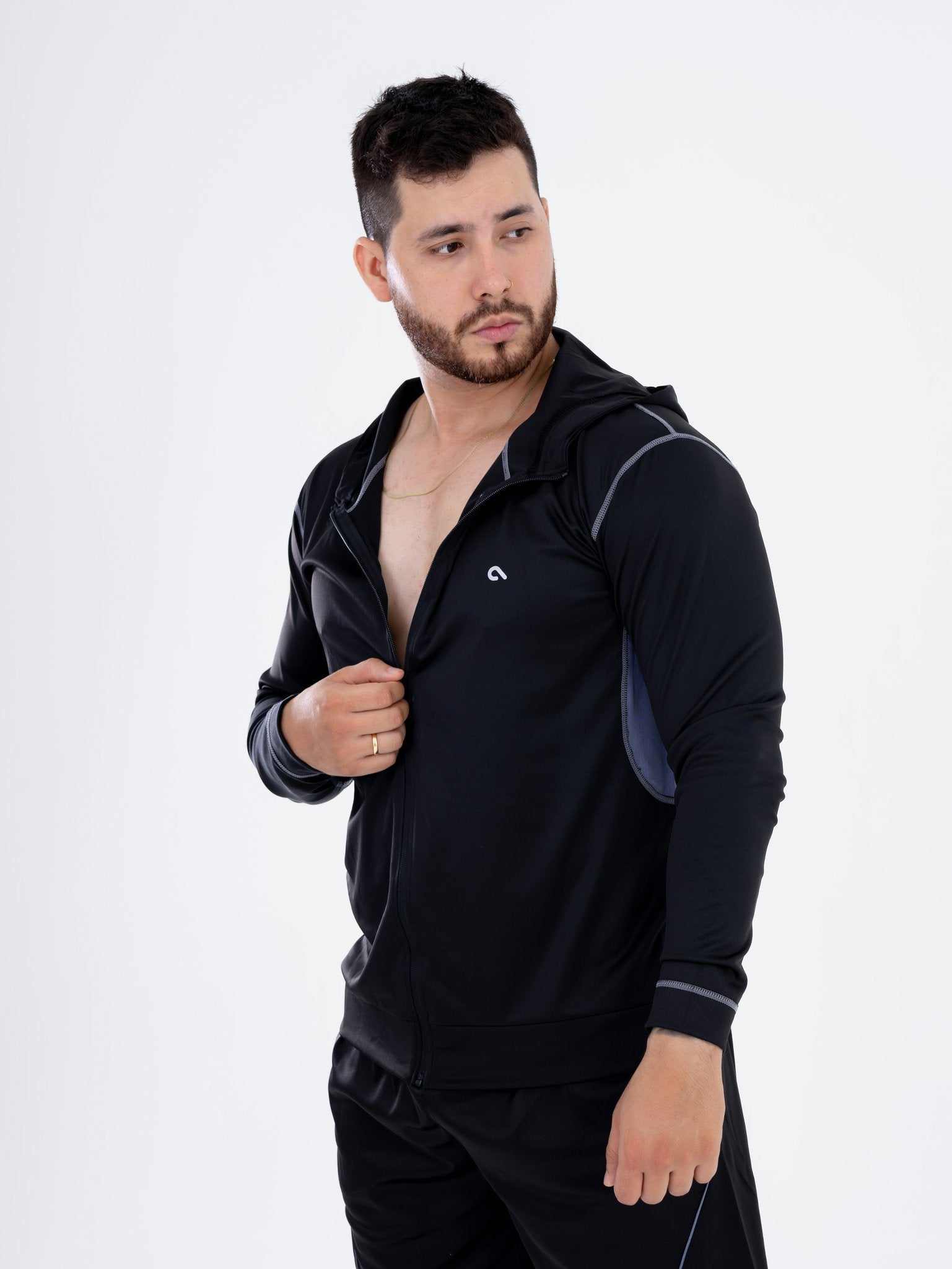 Chaqueta con Capucha y Cierre Negra