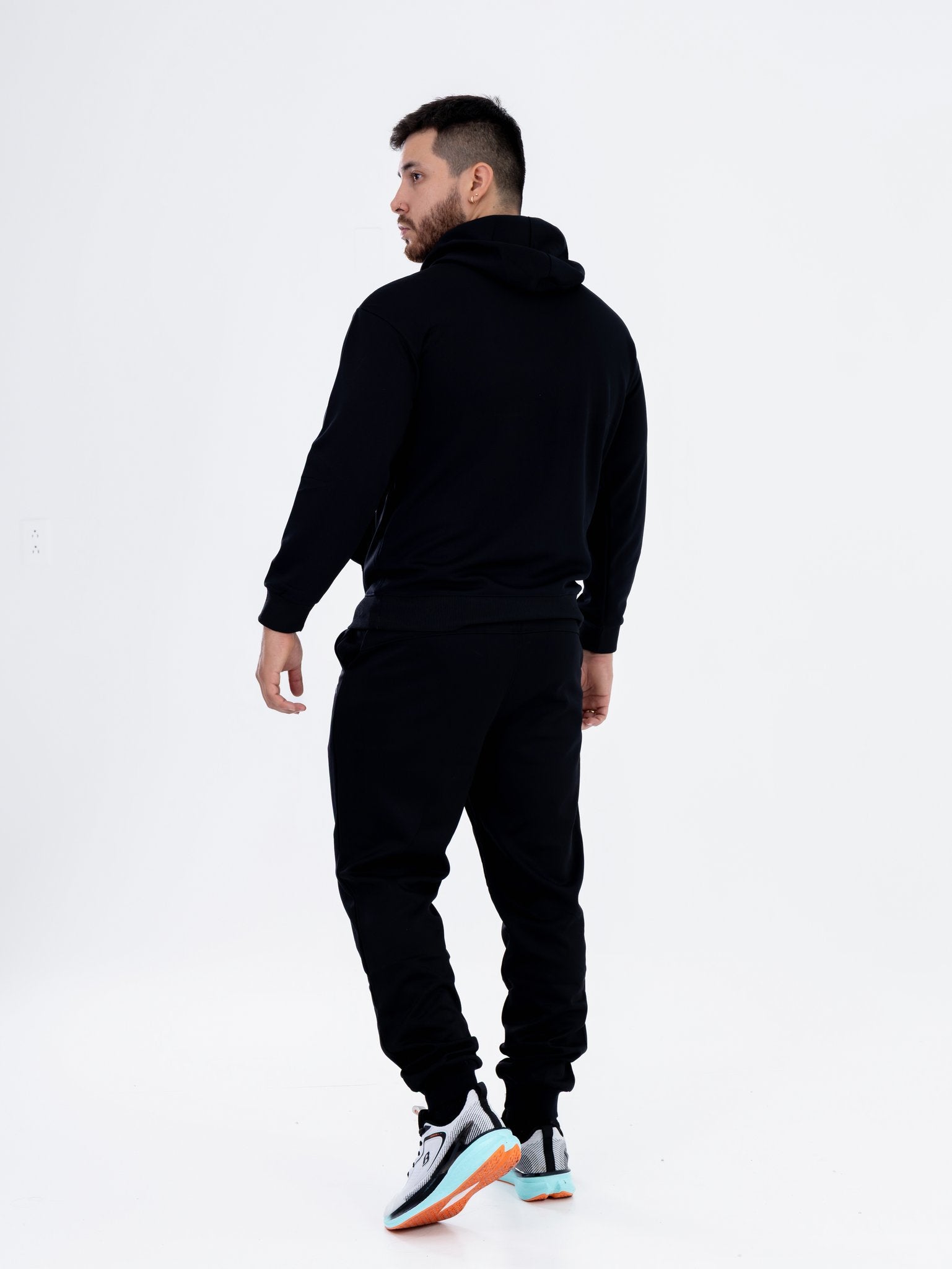 Conjunto Hoodie y Jogger Negro