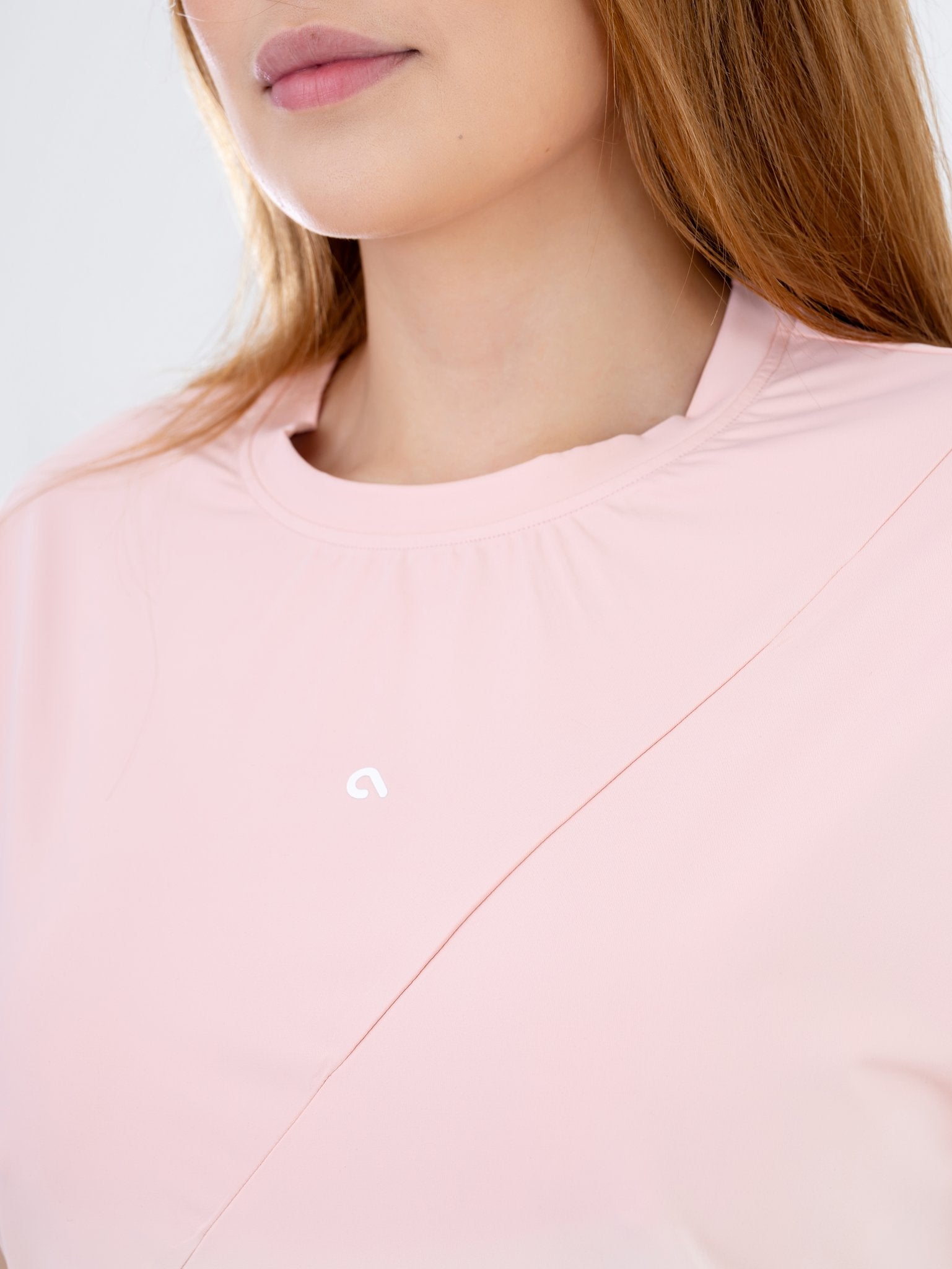 Camiseta Oversize Rosa con Cruce Frontal