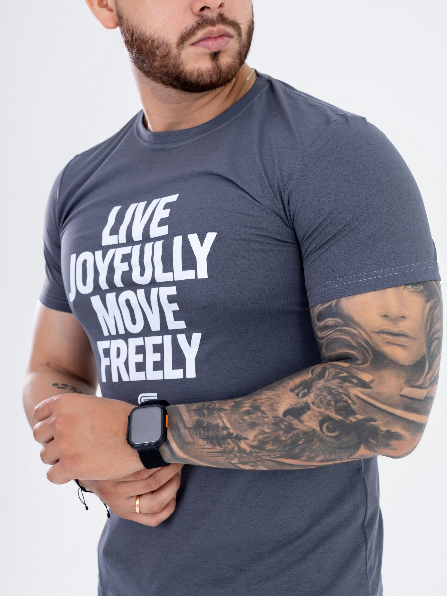 Camiseta Gris Oscuro Live Joyfully Move Freely