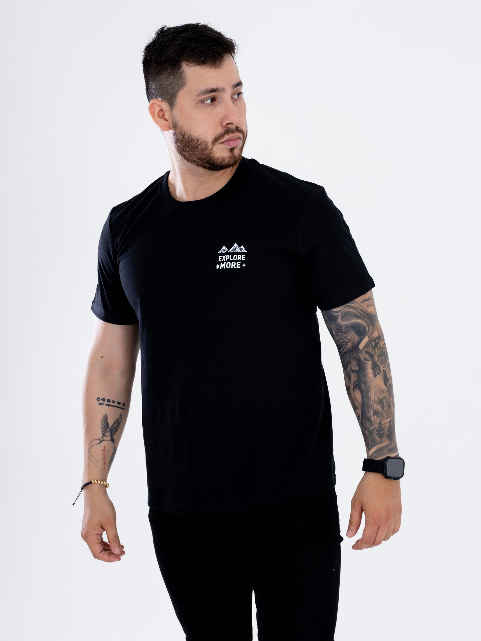Camiseta Negra Explore More